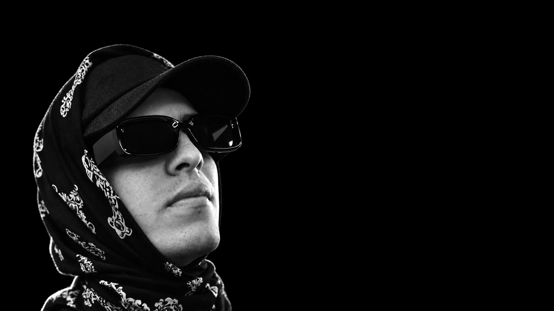 Chris Estrella, Afro House · PLAYNOW